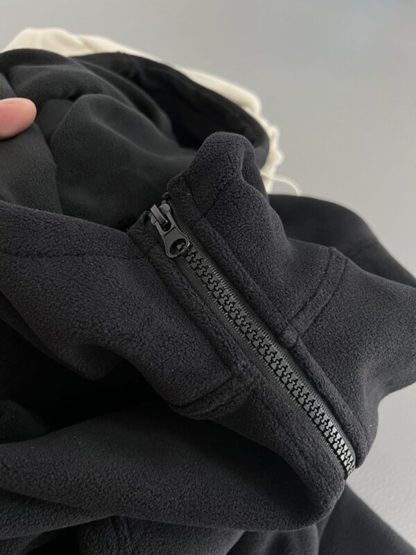 IMG_20261030_14801 Ruibang Apparel black fleece hoodie close up, zipper and soft double-sided fleece fabric